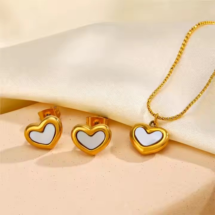 Bộ trang sức trái tim
