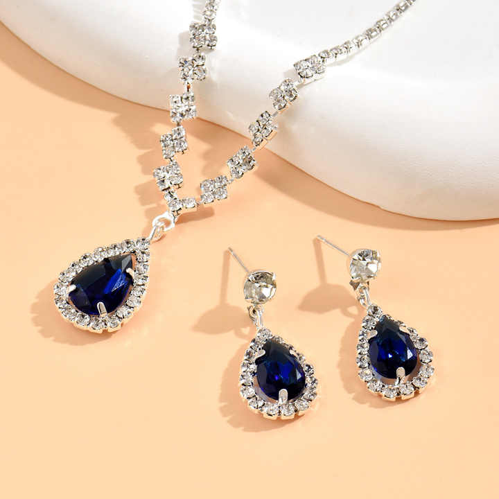 Bộ trang sức hình giọt nước