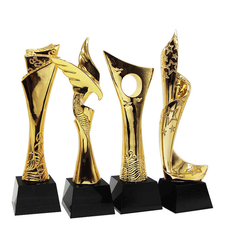 Cúp Vinh Danh Nghệ Thuật Mạ Vàng