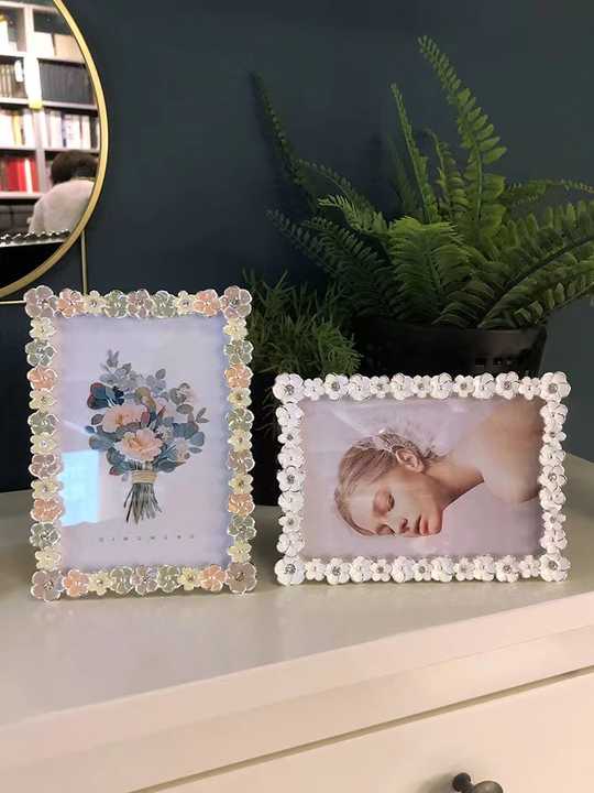 Khung Ảnh Viền Hoa Pha Lê Pastel 