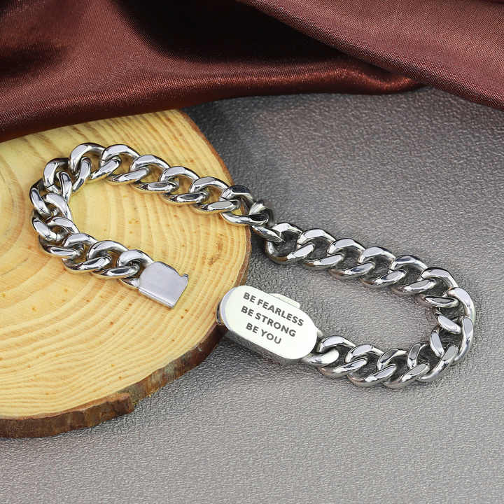 	Bracelet Bold Script