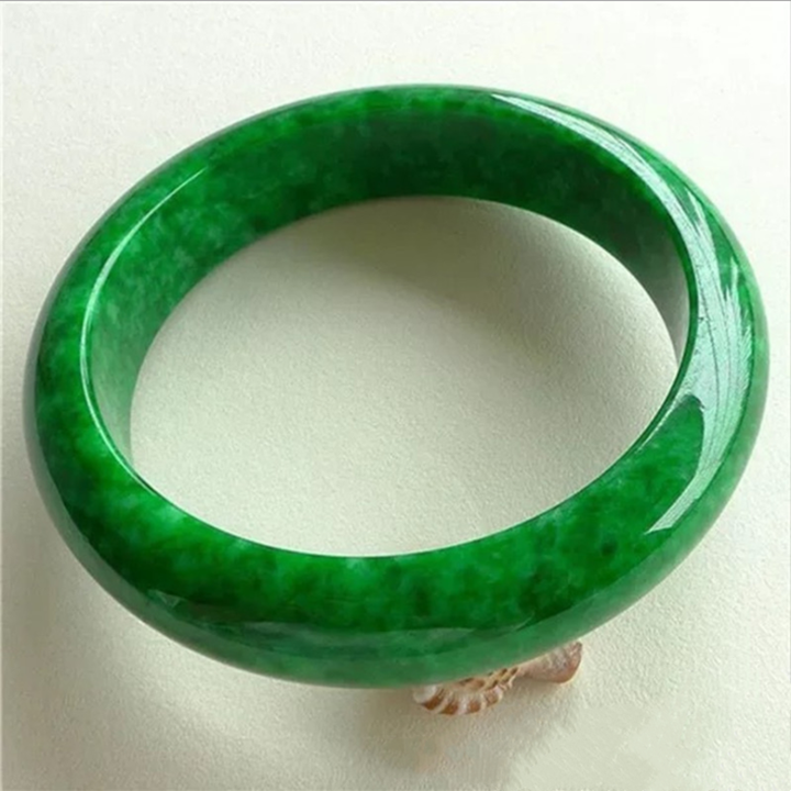 Vòng tay ngọc bích tự nhiên