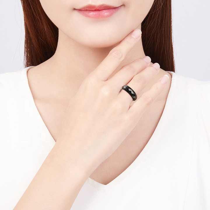 Nhẫn đá vát cạnh