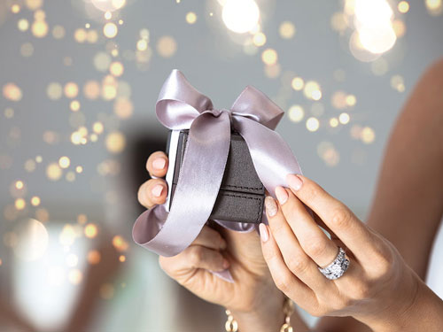 Gợi Ý Quà Tặng Trang Sức Theo Từng Độ Tuổi và Phong Cách